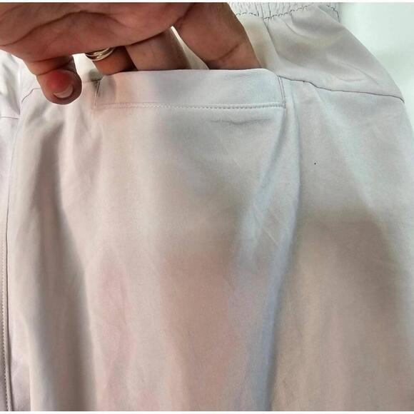 Lululemon Spring Break Away Short *4-way Stretch 3"
Light Chrome color Size 4 - Picture 5 of 15